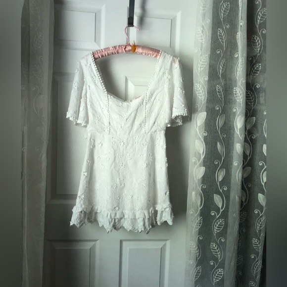 Showpo. Fancy A Spritz Square neck Mini Dress Embroidery floral babydoll size 8 - Picture 3 of 14